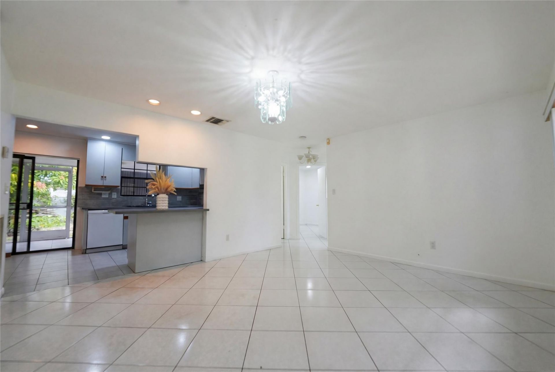 2064 E Carol Circle, West Palm Beach, FL 33415 Photo