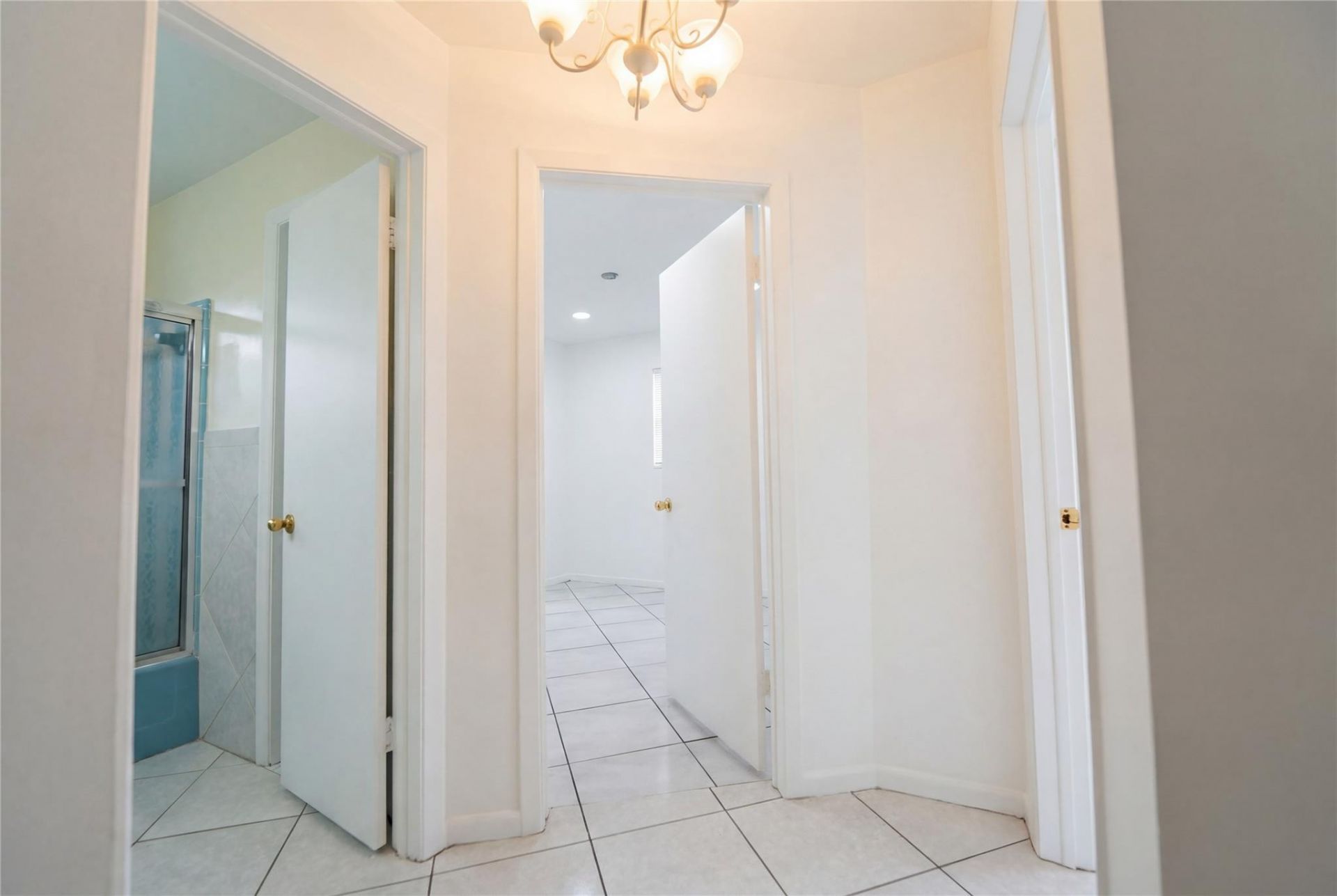2064 E Carol Circle, West Palm Beach, FL 33415 Photo