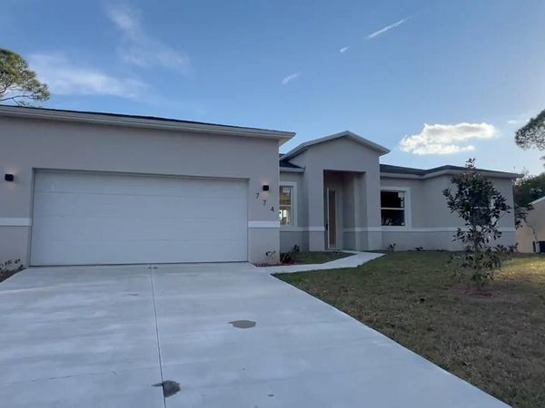 774 Cleaves St SE, Palm Bay, FL 32909