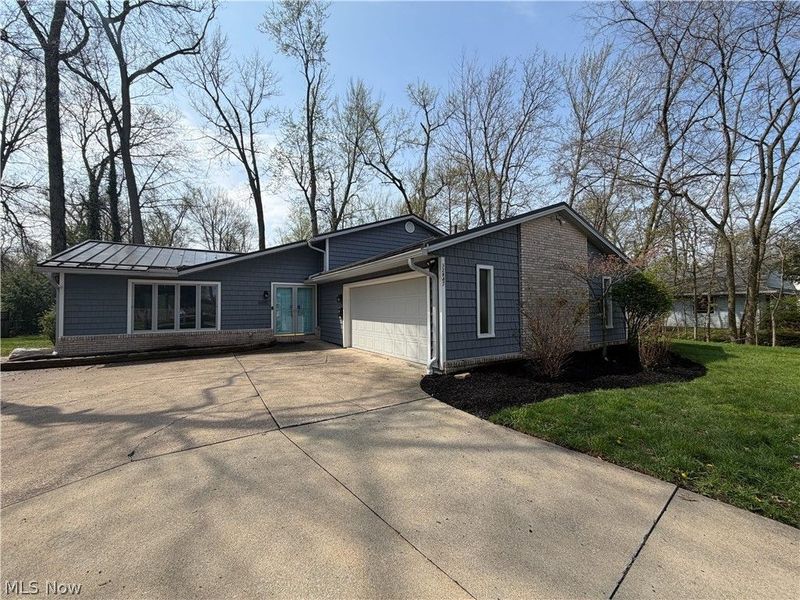 32847 Redwood Boulevard, Avon Lake, OH 44012 Photo 1
