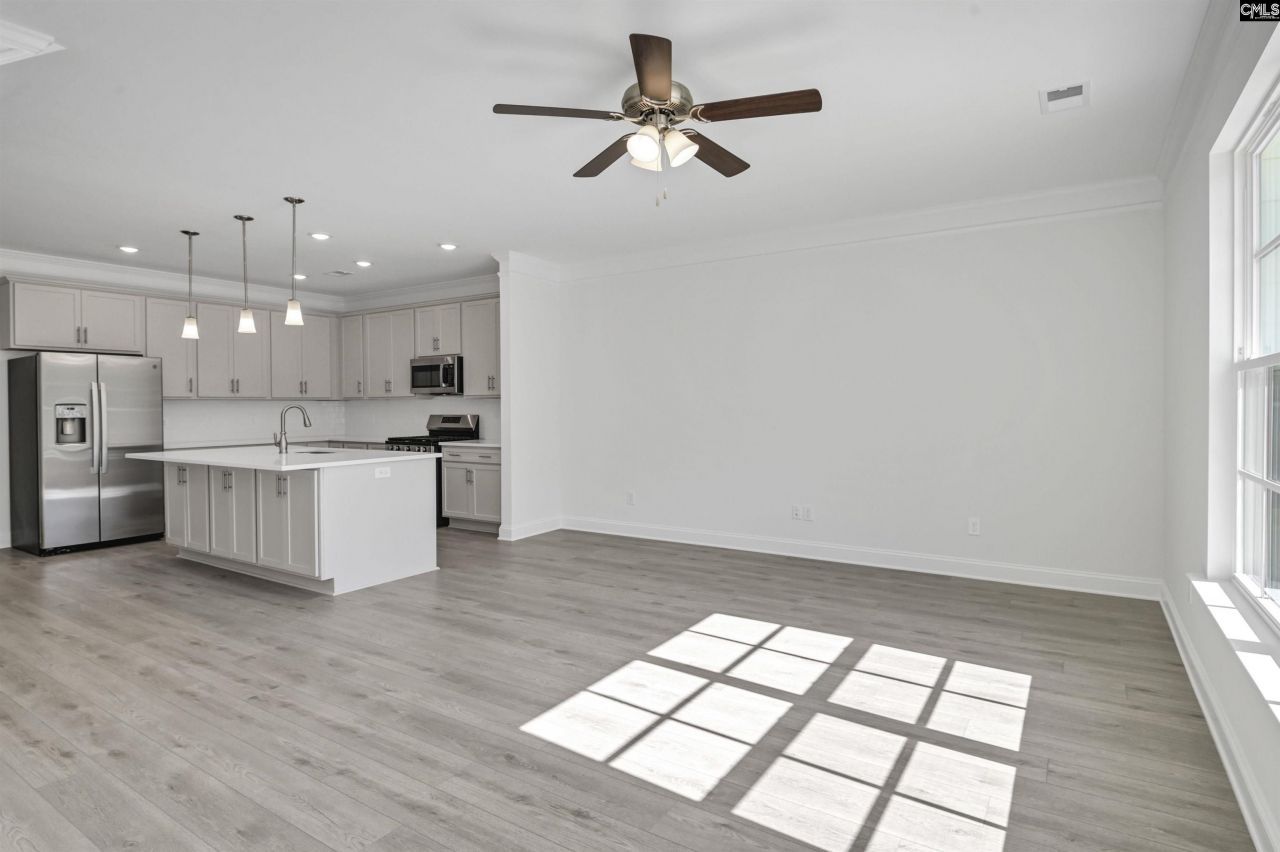 502 Adelaide Court Photo 12