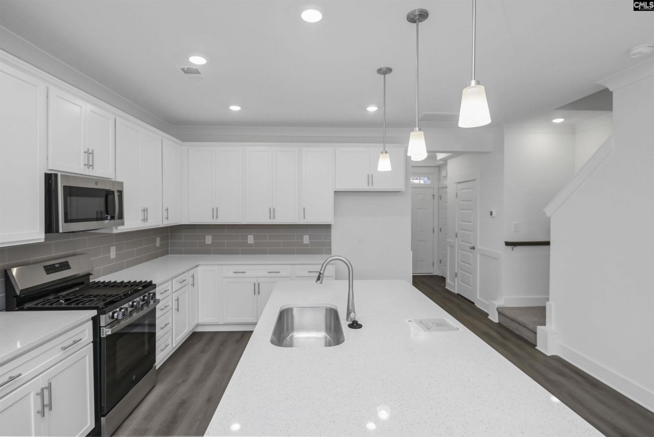 502 Adelaide Court Photo 15