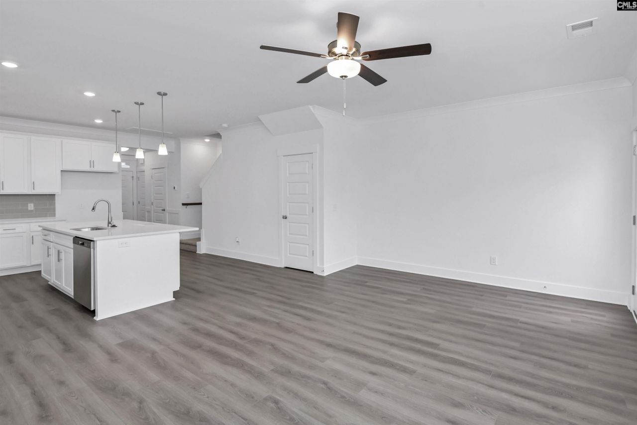 502 Adelaide Court Photo 21