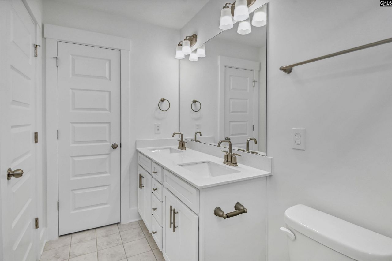 502 Adelaide Court Photo 27