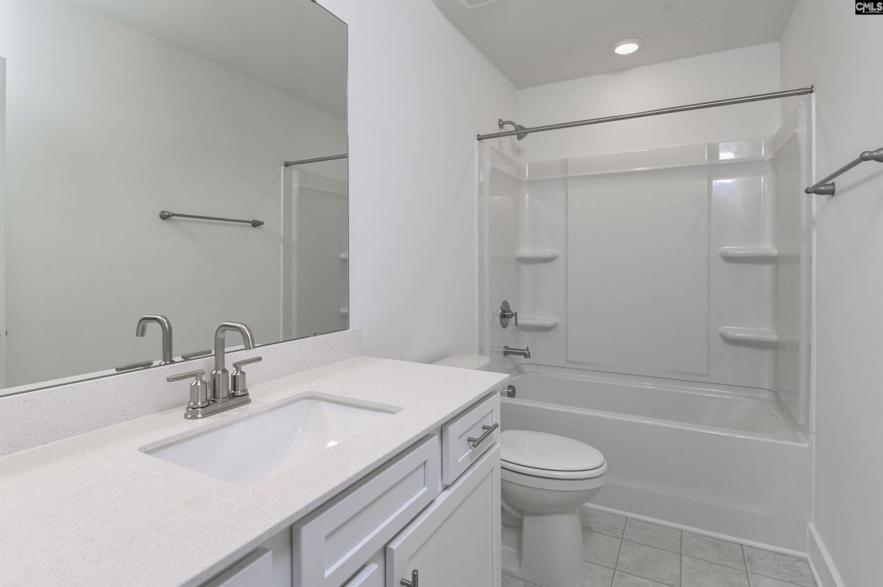 502 Adelaide Court Photo 32