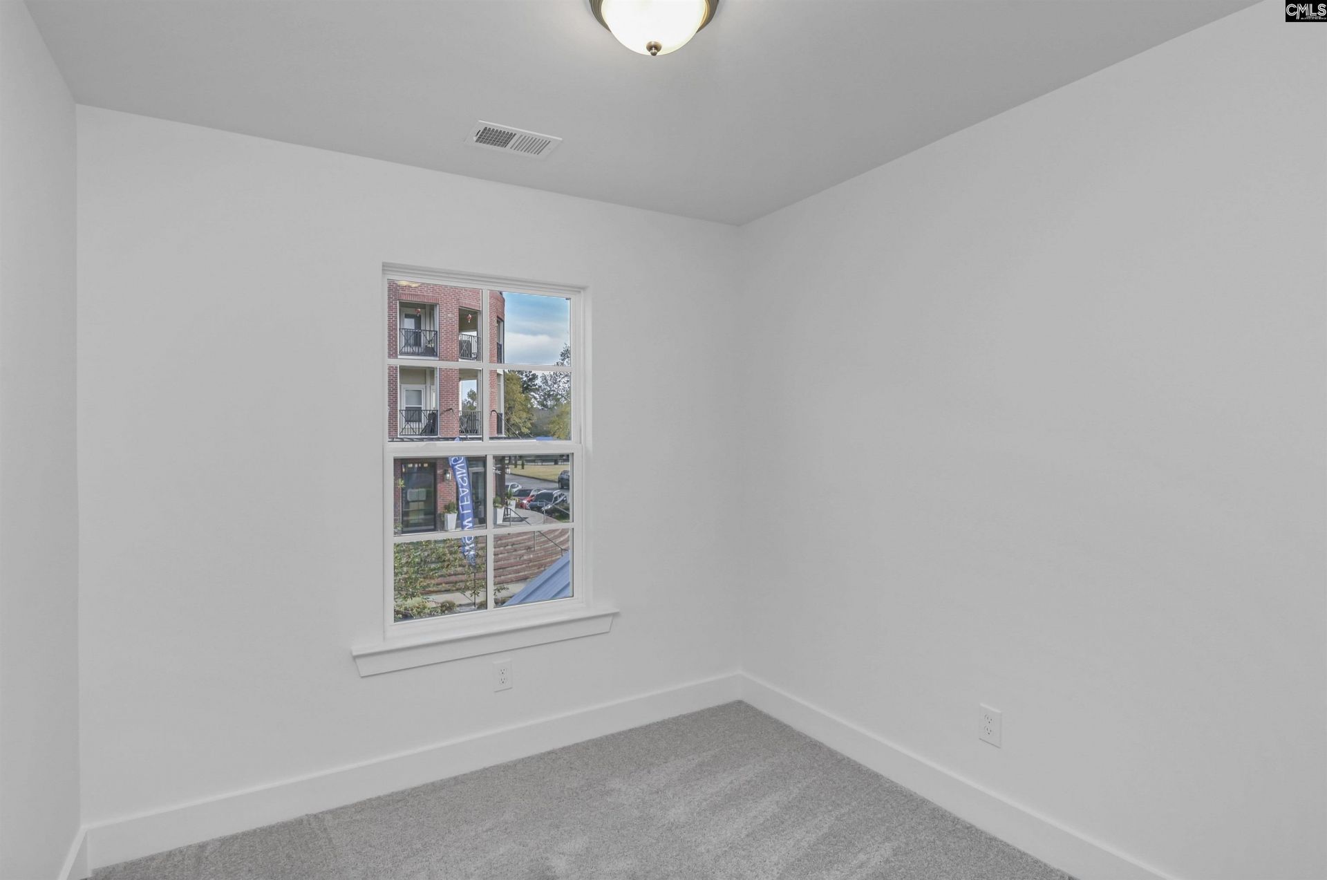 502 Adelaide Court Photo 31