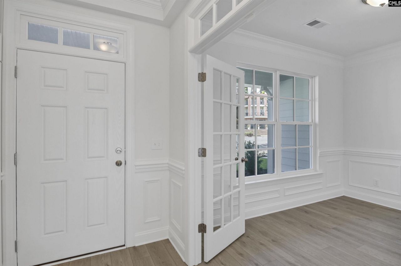 502 Adelaide Court Photo 6