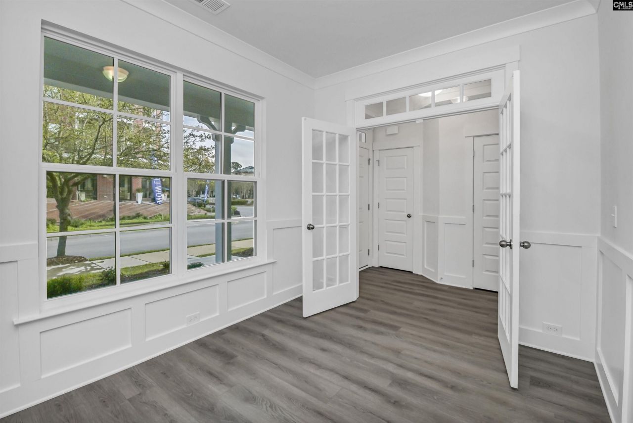 502 Adelaide Court Photo 9