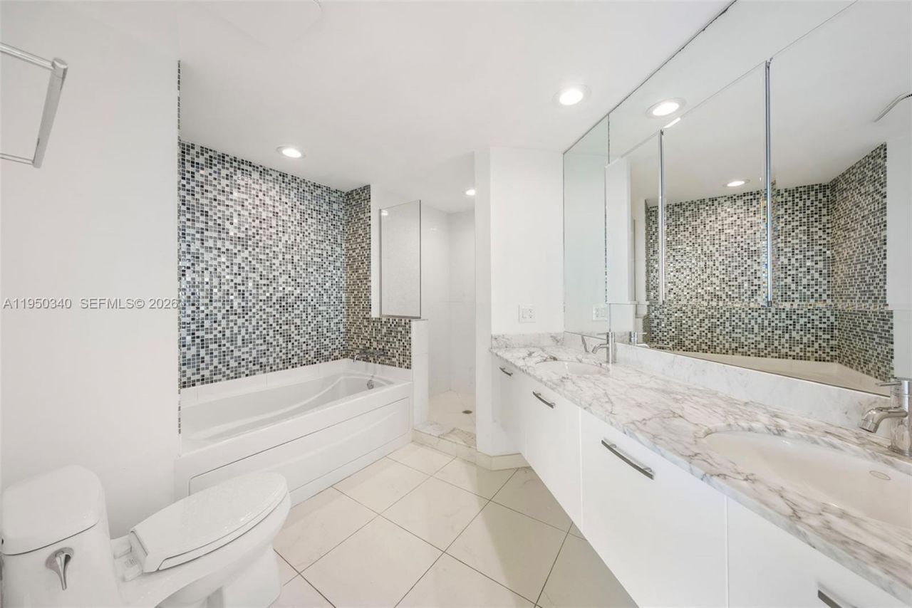 500 Brickell Ave, Unit 2901, Miami, FL 33131 Photo