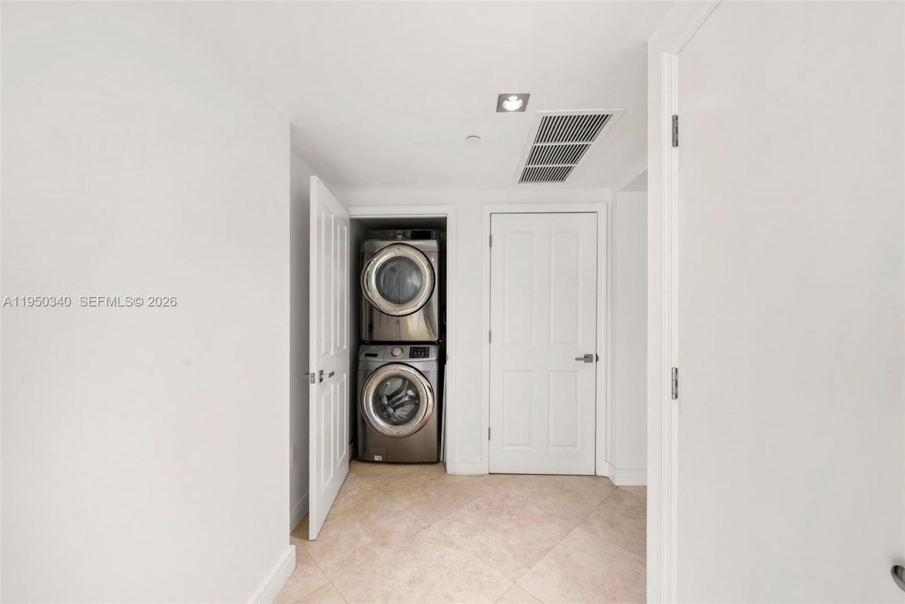 500 Brickell Ave, Unit 2901, Miami, FL 33131 Photo