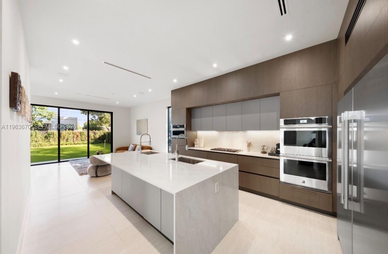 19701 NE 21st Ct, Miami, FL 33179 Photo