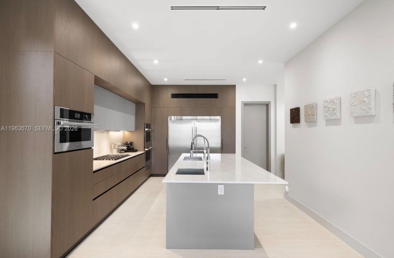 19701 NE 21st Ct, Miami, FL 33179 Photo