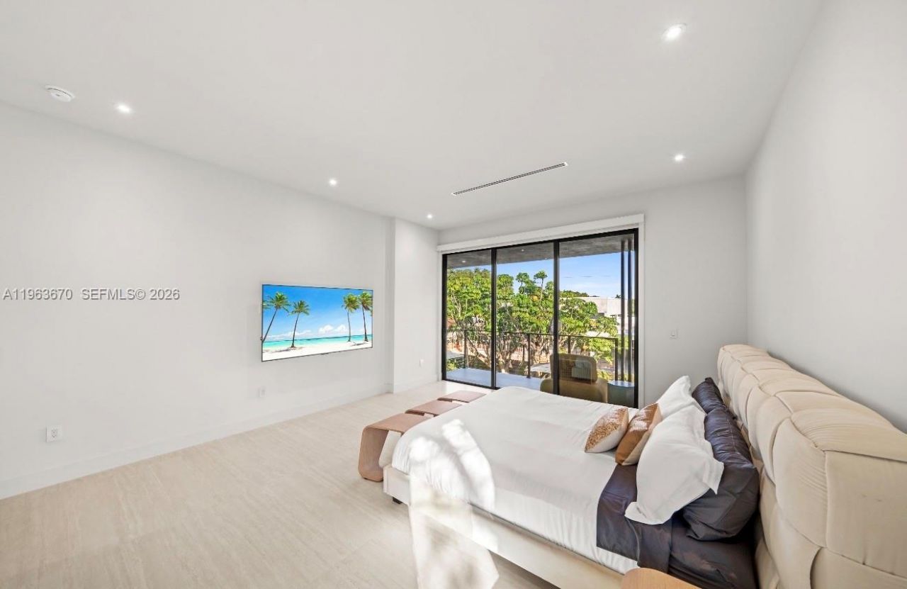 19701 NE 21st Ct, Miami, FL 33179 Photo