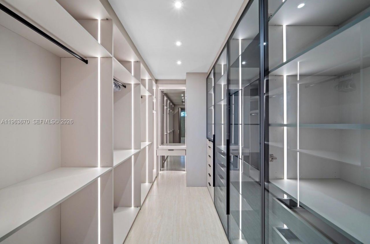 19701 NE 21st Ct, Miami, FL 33179 Photo