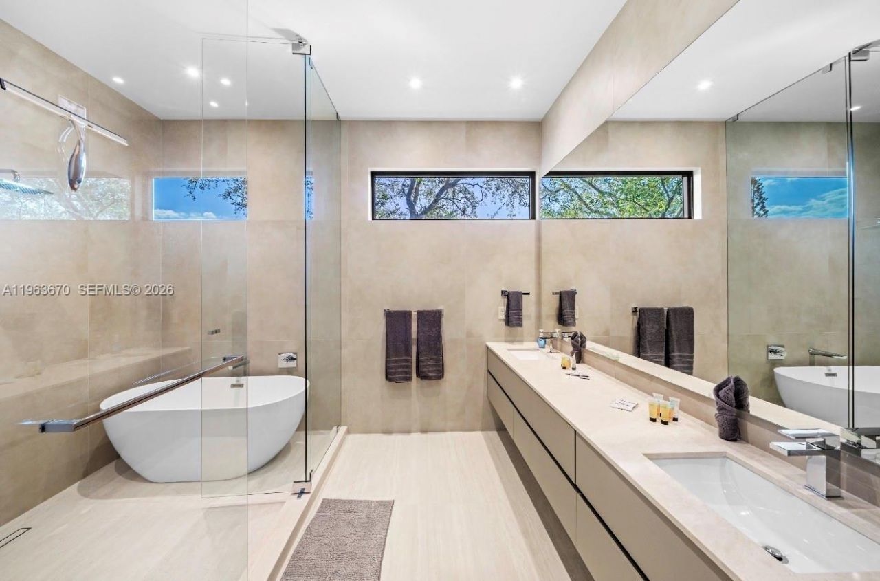 19701 NE 21st Ct, Miami, FL 33179 Photo