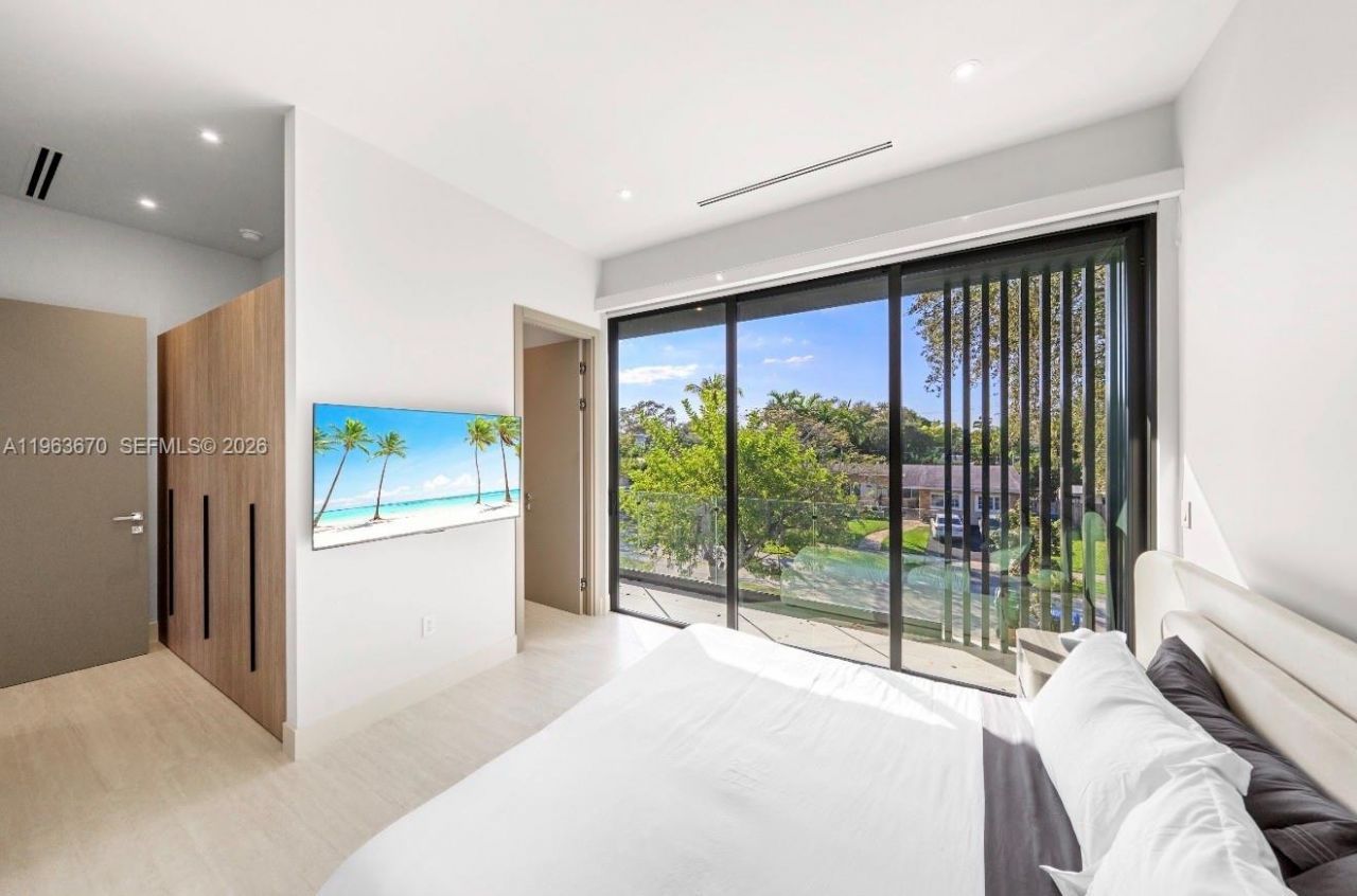 19701 NE 21st Ct, Miami, FL 33179 Photo