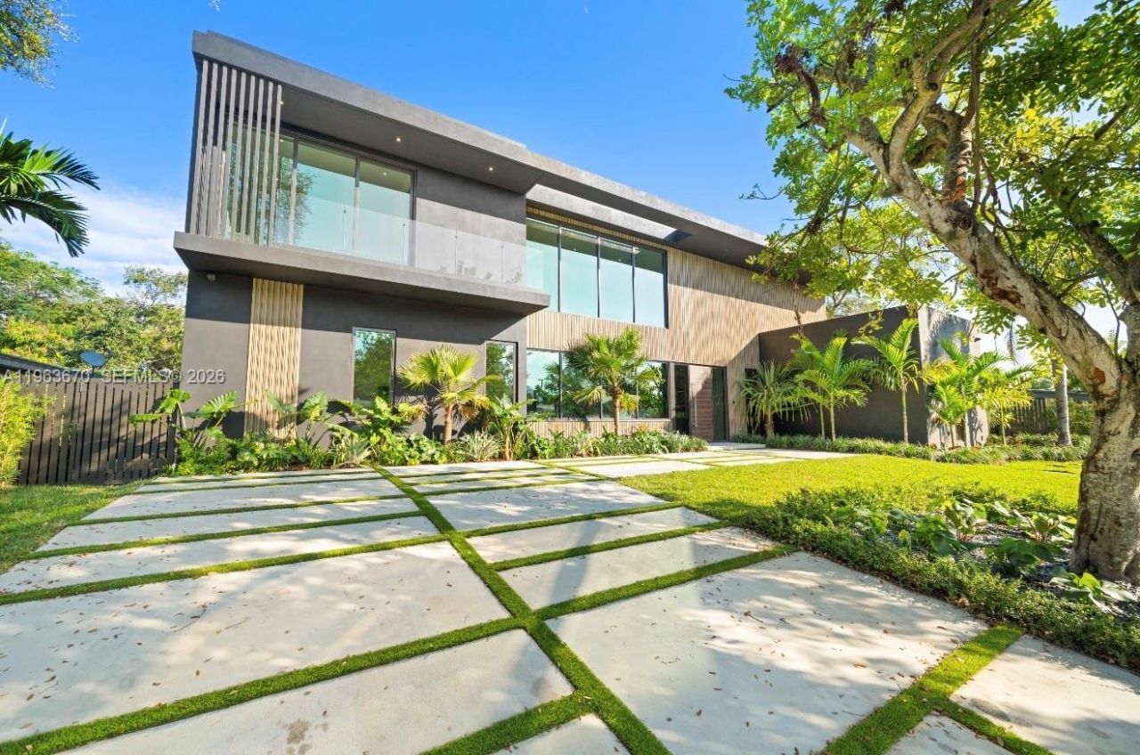 19701 NE 21st Ct, Miami, FL 33179 Photo