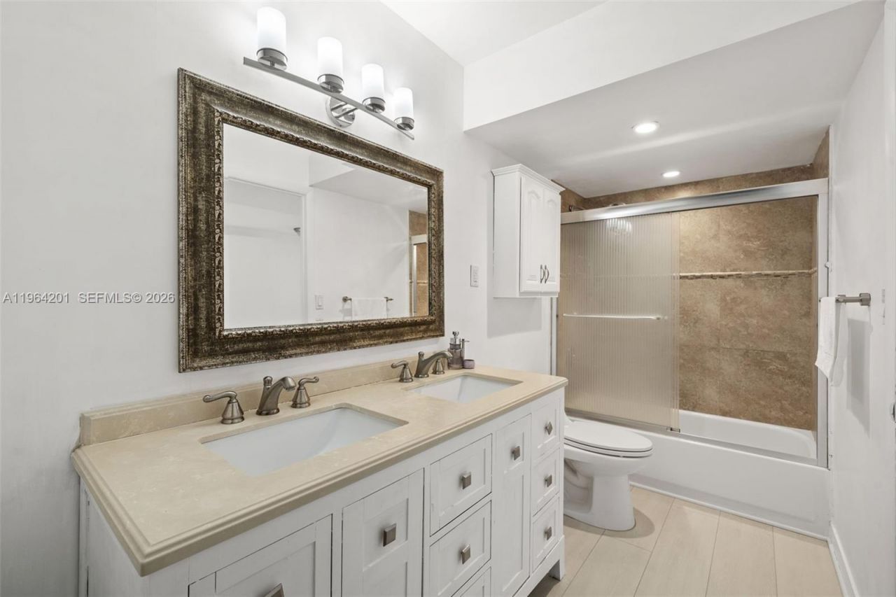 20505 E Country Club Drive , Unit 1232, Aventura, FL 33180 Photo