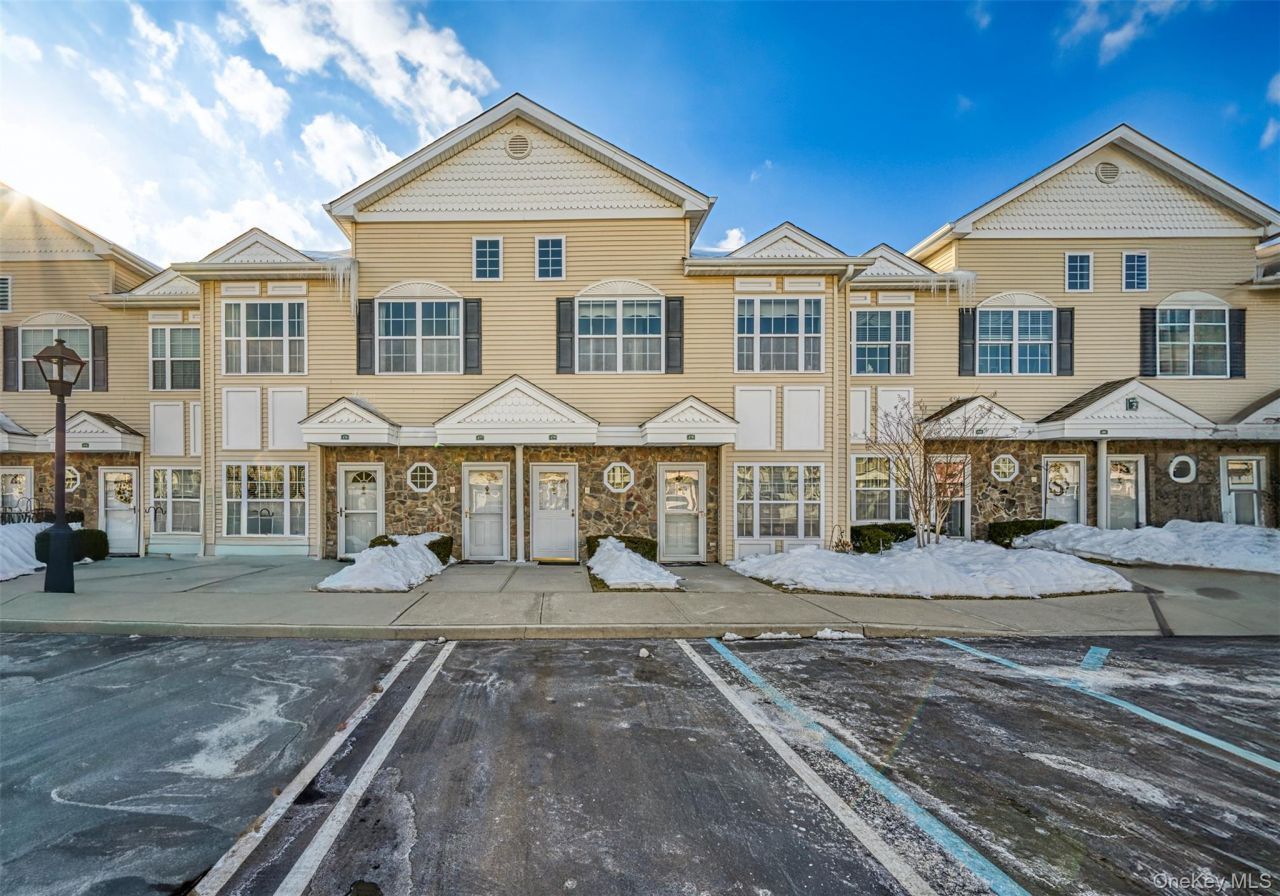 479 Spring Drive, East Meadow, NY 11554 Main Photo