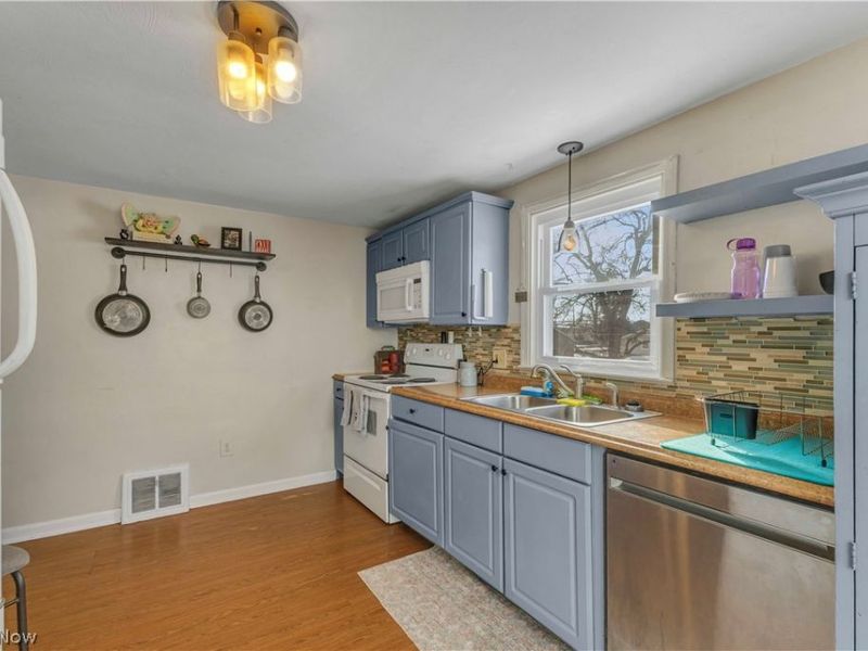 119 Cayuga Avenue NW, Canton, OH 44708 Photo 9