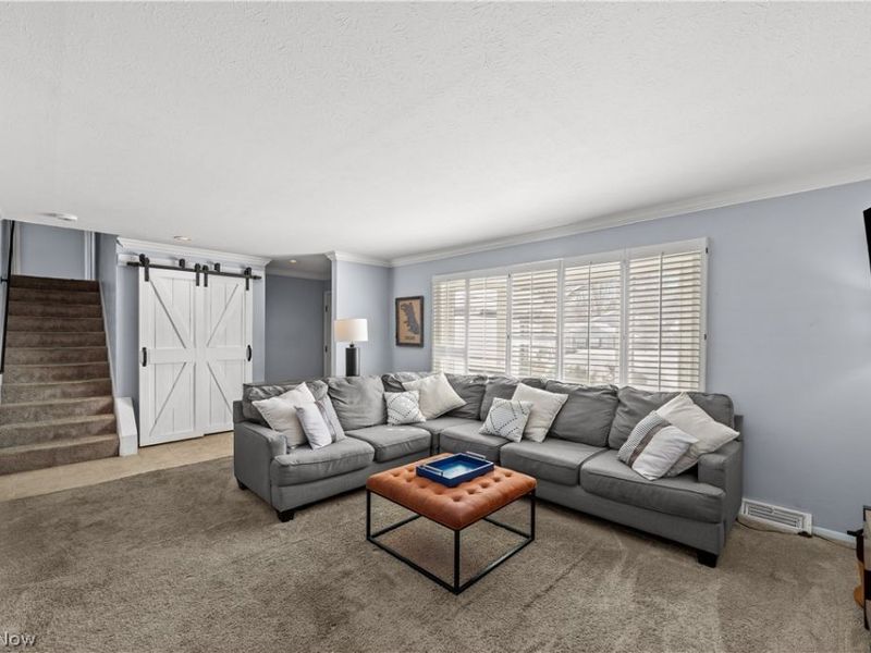 6728 Edgemoor Avenue, Solon, OH 44139 Photo 4