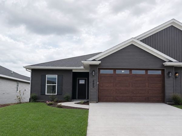 455 N 2ND Avenue, Eldridge, IA 52748