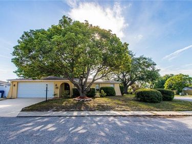 8900 LIDO LANE, PORT RICHEY, FL 34668