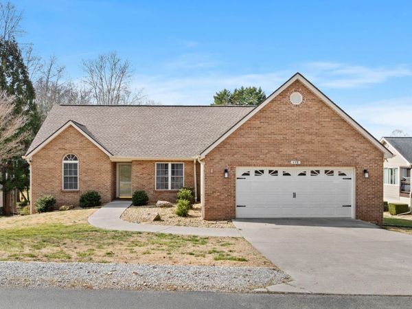 176 Cheeskogili Way, Loudon, TN 37774