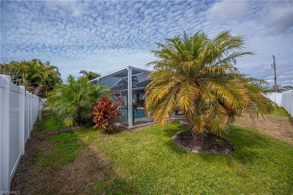1814 SW 22nd Ter, Cape Coral, FL 33991 Photo