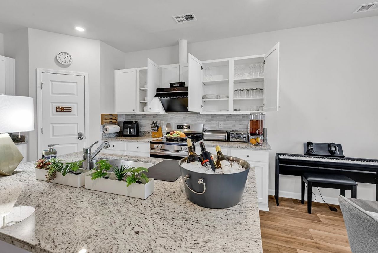 1391 Speedway St. Photo 16