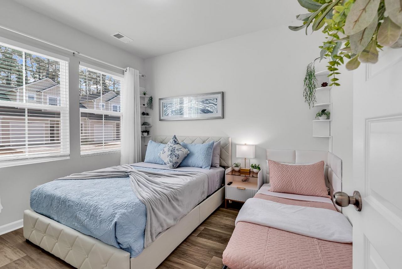 1391 Speedway St. Photo 5