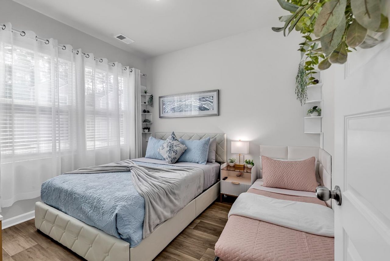 1391 Speedway St. Photo 6