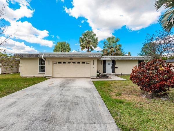 6307 NW 71 St Avenue, Tamarac, FL 33321