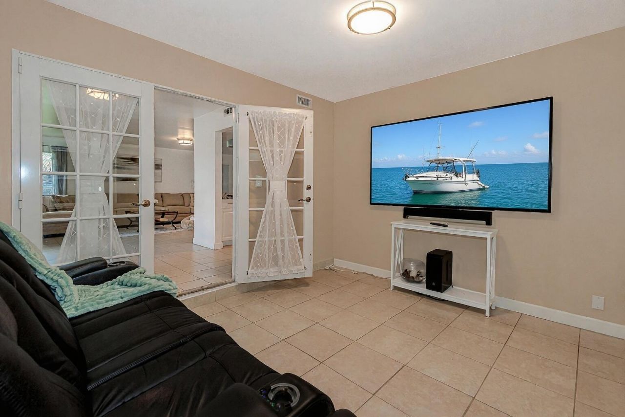 6307 NW 71 St Avenue, Tamarac, FL 33321 Photo