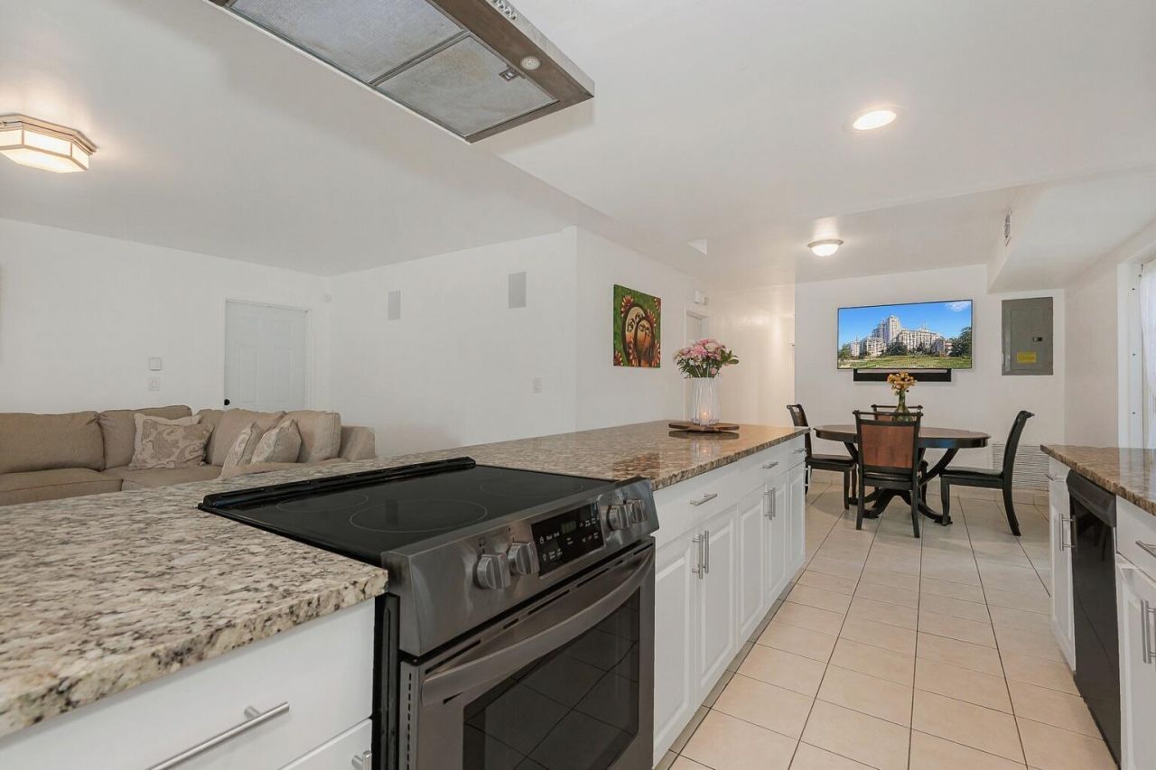 6307 NW 71 St Avenue, Tamarac, FL 33321 Photo