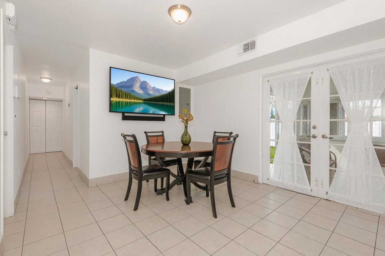 6307 NW 71 St Avenue, Tamarac, FL 33321 Photo