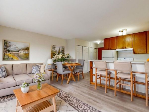 2216 Pleasant Avenue , Unit 205, Minneapolis, MN 55404