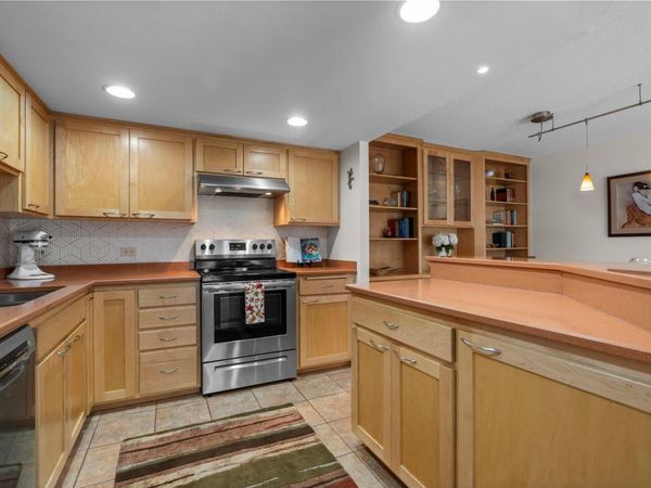 2885 Knox Avenue S, Unit 605, Minneapolis, MN 55408