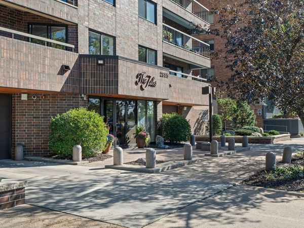 2885 Knox Avenue S, Unit 605, Minneapolis, MN 55408