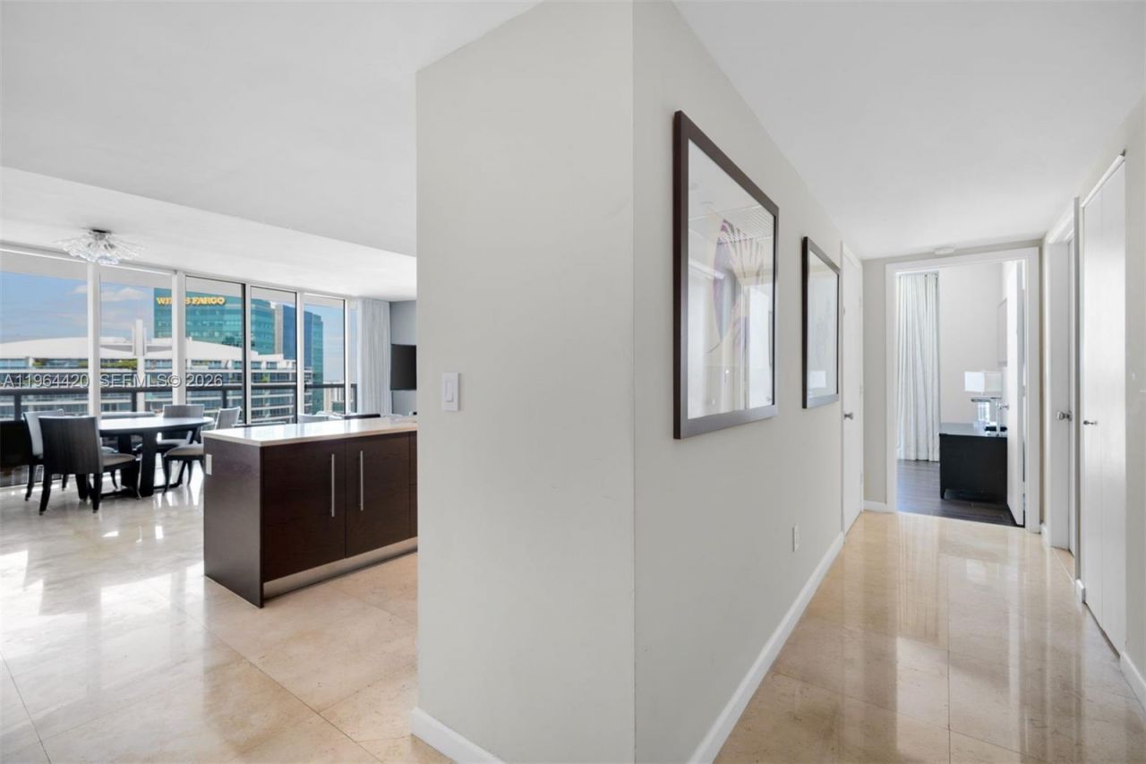 465 Brickell Ave , Unit 5302, Miami, FL 33131 Photo