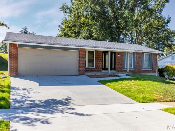 2766 Chalet Hill Drive, St Louis, MO 63129