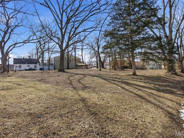 212 W 1st Street, Trenton, IL 62293