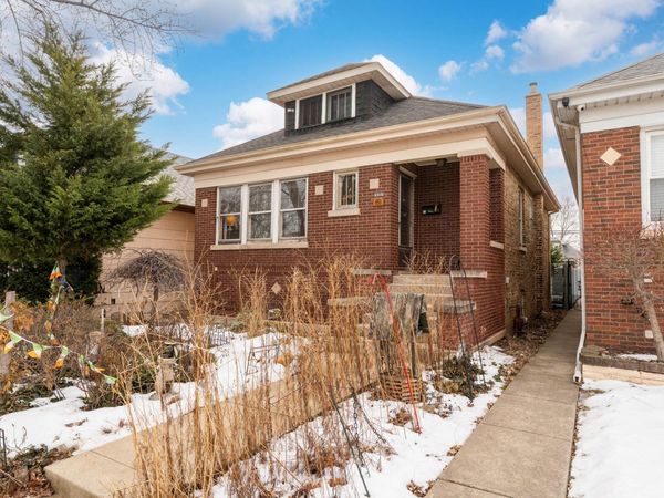 5815 W School Street, Chicago, IL 60634