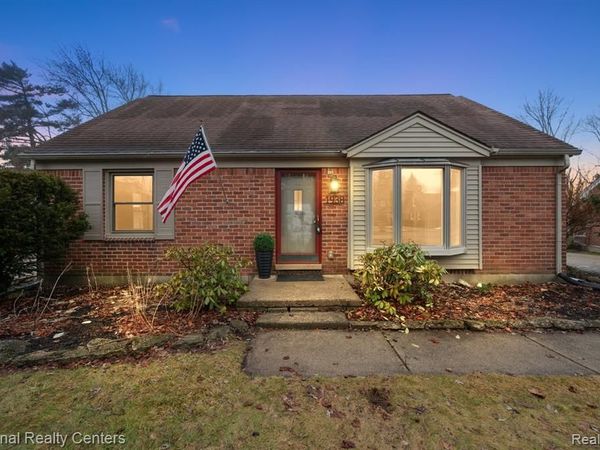 1938 Beverly Street, Sylvan Lake, MI 48320