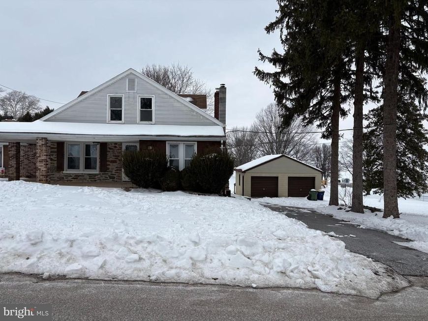 9446 9448 E Springfield Road, Seven Valleys, PA 17360 Main Photo