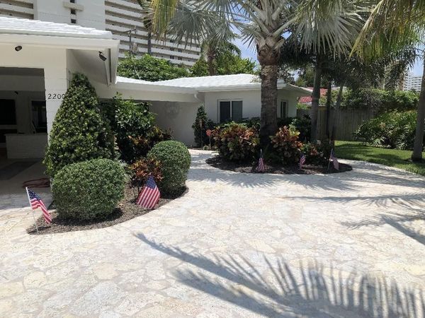 2200 NE 32nd Ave, Fort Lauderdale, FL 33305