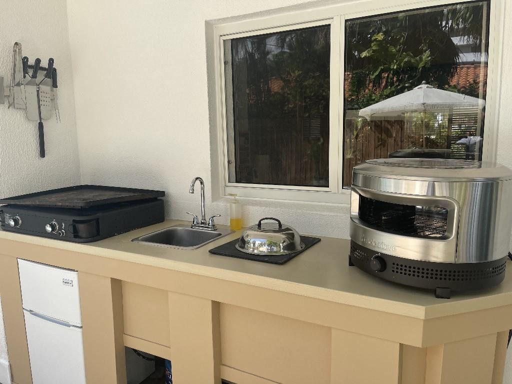 2200 NE 32nd Avenue, Fort Lauderdale, FL 33305 Photo