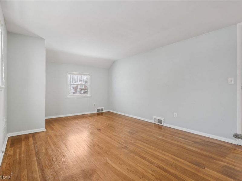 4480 Birchwold Road, Cleveland, OH 44121 Photo 17