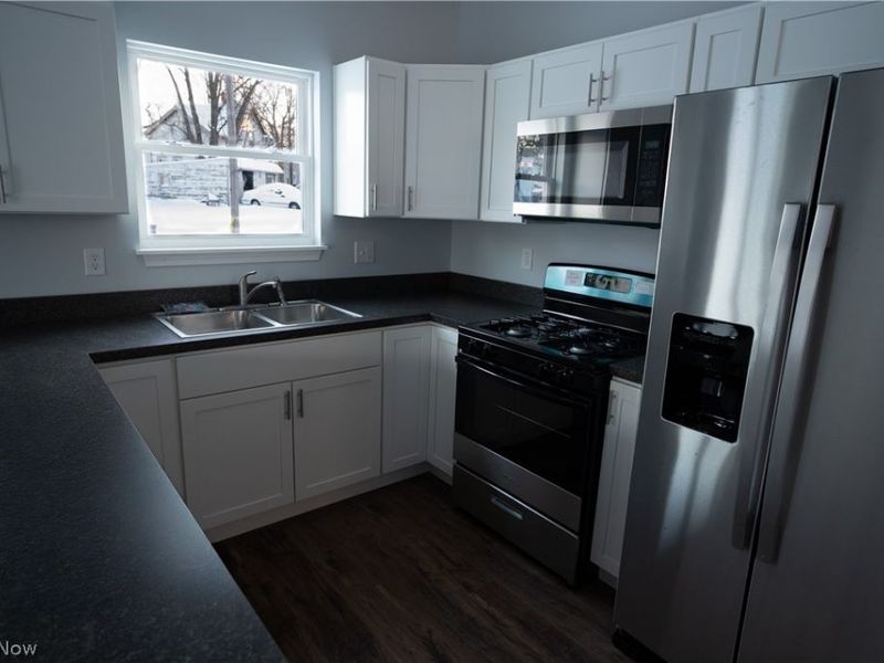 161 High Street, Elyria, OH 44035 Photo 3