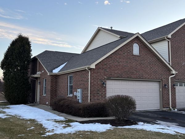 5837 Fieldstone Trail, McHenry, IL 60050
